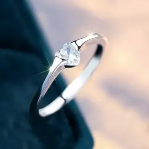 Heart-Shaped Cubic Zirconia Silver Ring 7 S9ad329df20bb4309bb4ff7280b36e82eF
