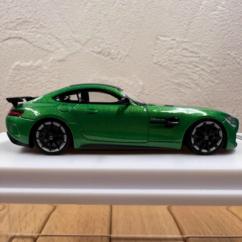 1:64 Scale GTR Supercar Diecast Model 3 1:64 Scale GTR Supercar Diecast Model - Image 3
