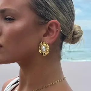 S9afb0daebc0b42c09d1fd3e492350abdZ