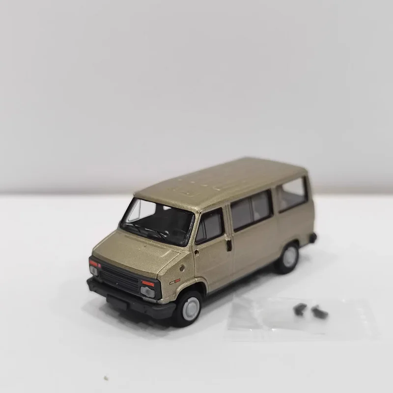 Citroën C25 Bus 1:87 Scale Model Collectible 2 Citroën C25 Bus 1:87 Scale Model Collectible - Image 2