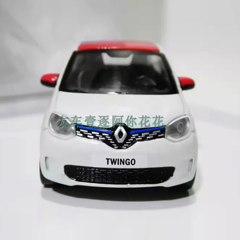 Renault Twingo 1:43 Diecast Car Model 4 Renault Twingo 1:43 Diecast Car Model - Image 4