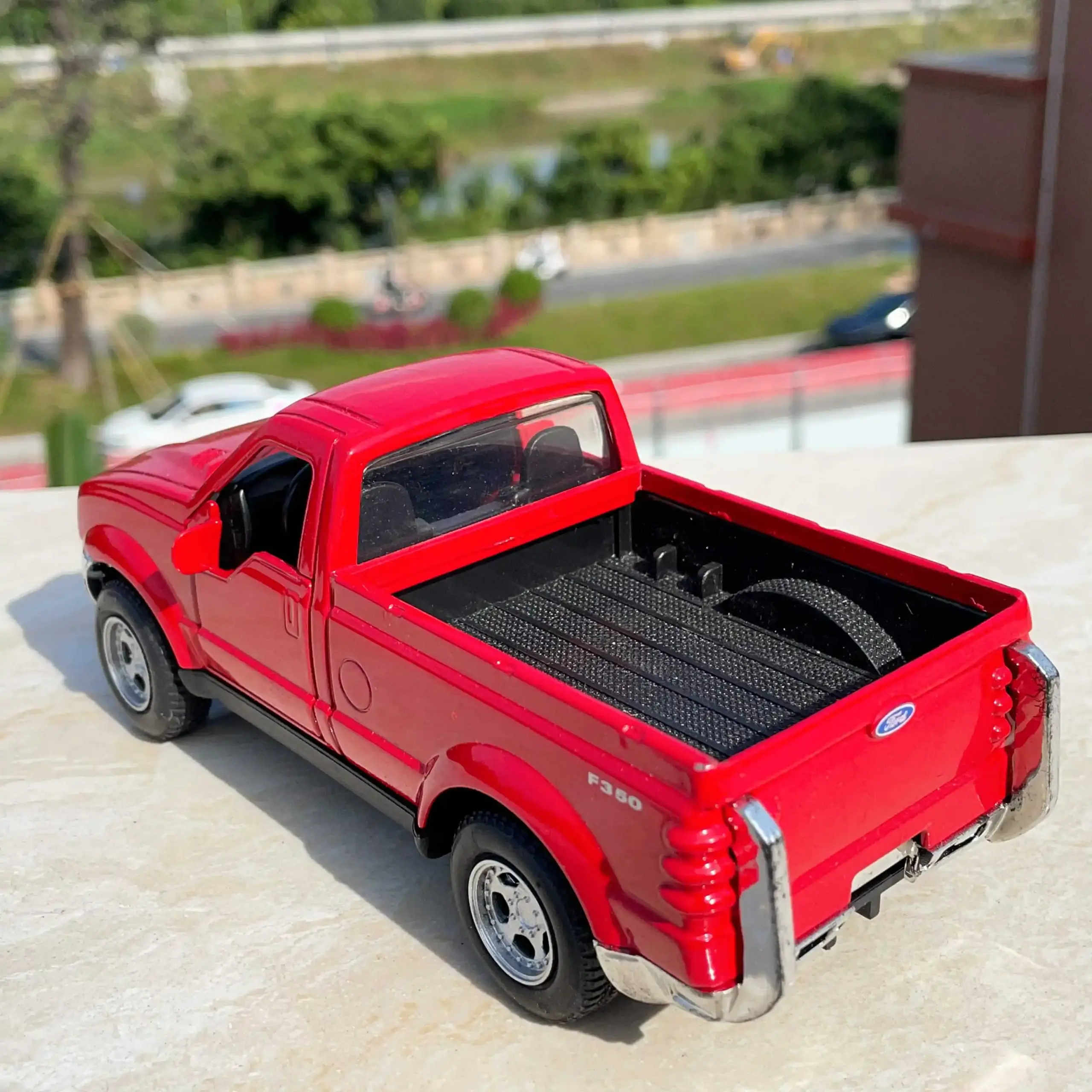 Red Ford F350 Diecast Model 1:24 Scale 4 Red Ford F350 Diecast Model 1:24 Scale - Image 4