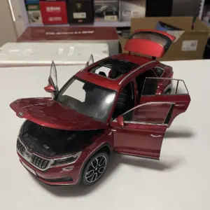 Red Skoda Kodiaq 1:18 Diecast Model Collection 6 S9bacb760c1834e4b82dd9082c1852f8ew