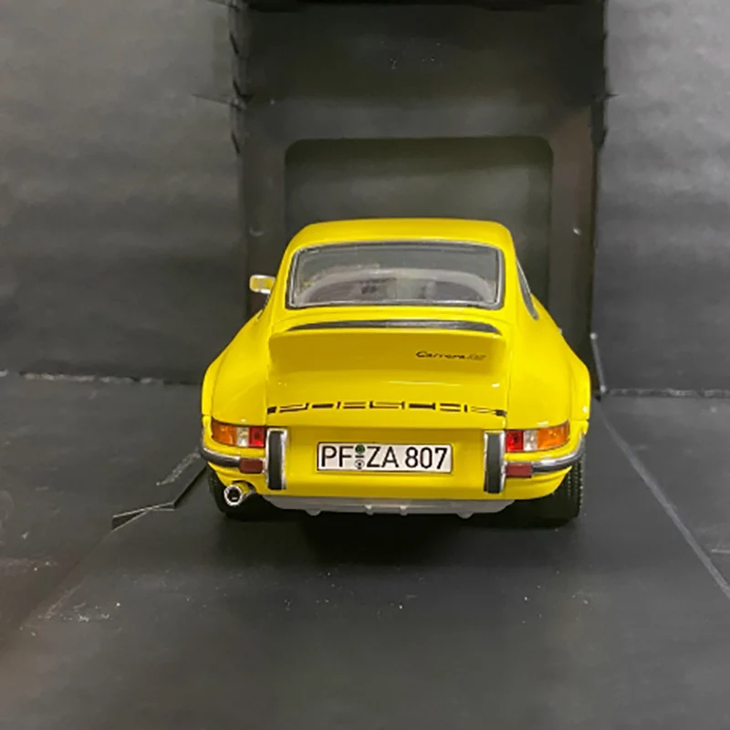 1/18 Scale 1973 Porsche 911 RS Touring Model 3 1/18 Scale 1973 Porsche 911 RS Touring Model - Image 3