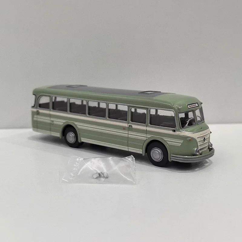 Vintage IFA Bus Model 1:87 Collectible 2 Vintage IFA Bus Model 1:87 Collectible - Image 2