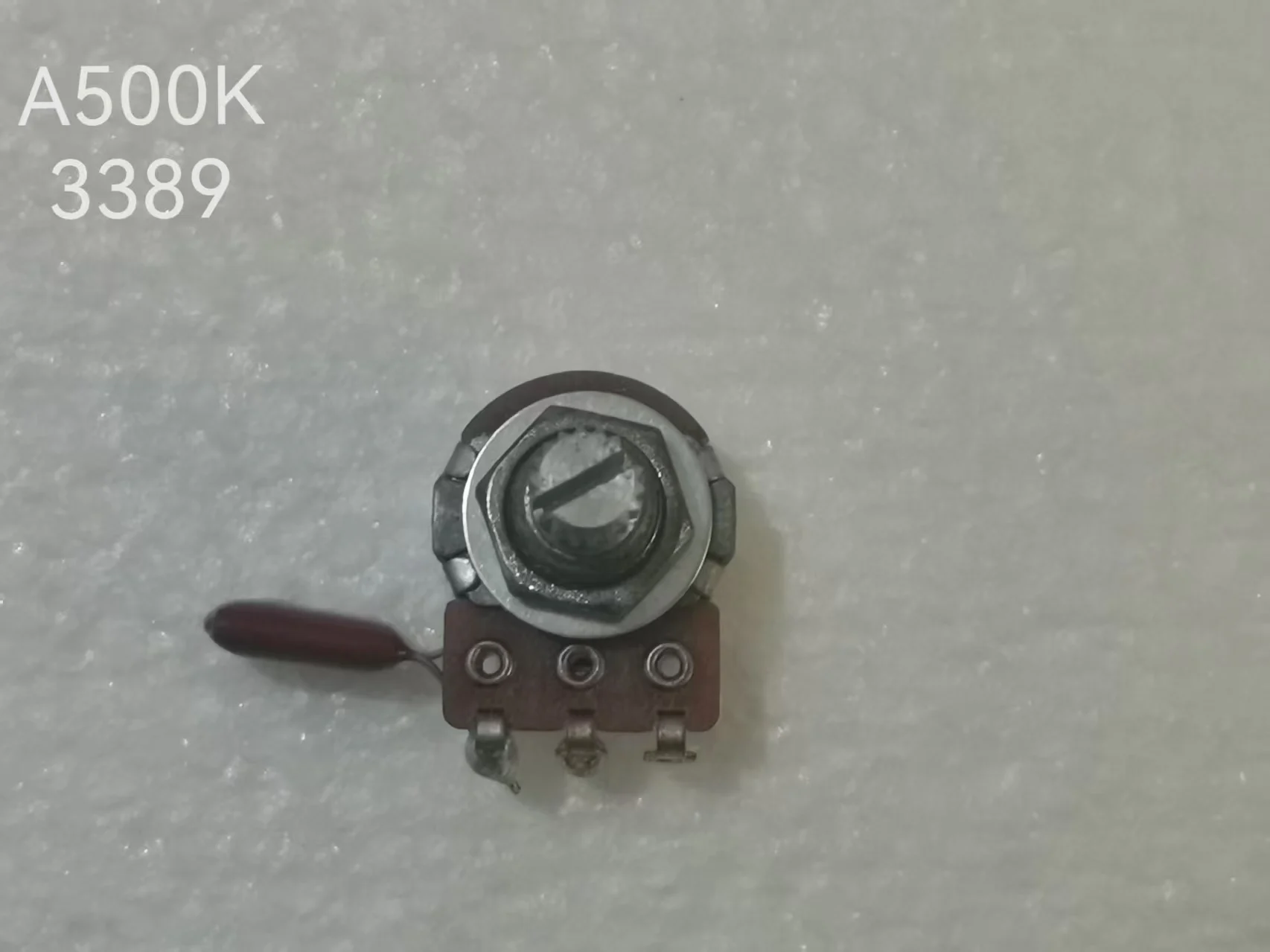 Vintage Silver Alpha A500K Mini Potentiometer for Guitars 3 Vintage Silver Alpha A500K Mini Potentiometer for Guitars - Image 3