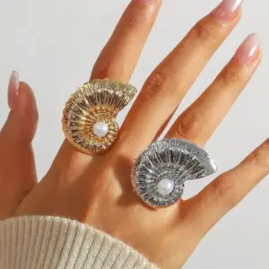 Vintage Seashell Adjustable Ring in Gold or Silver 9 S9d66302fc2c043a2b0681e410dc460997