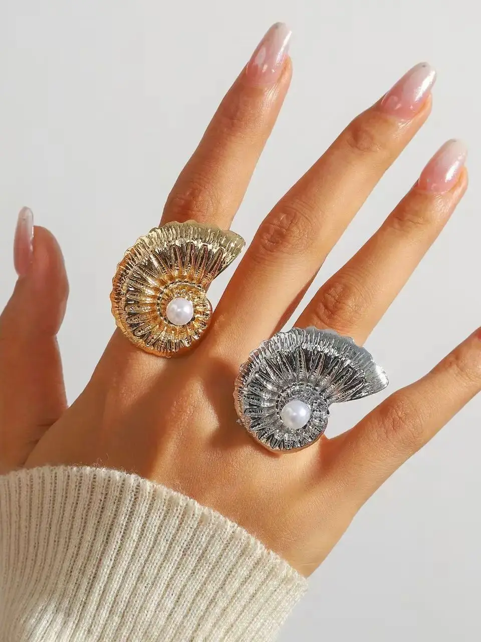 Vintage Seashell Adjustable Ring in Gold or Silver 5 Vintage Seashell Adjustable Ring in Gold or Silver - Image 5