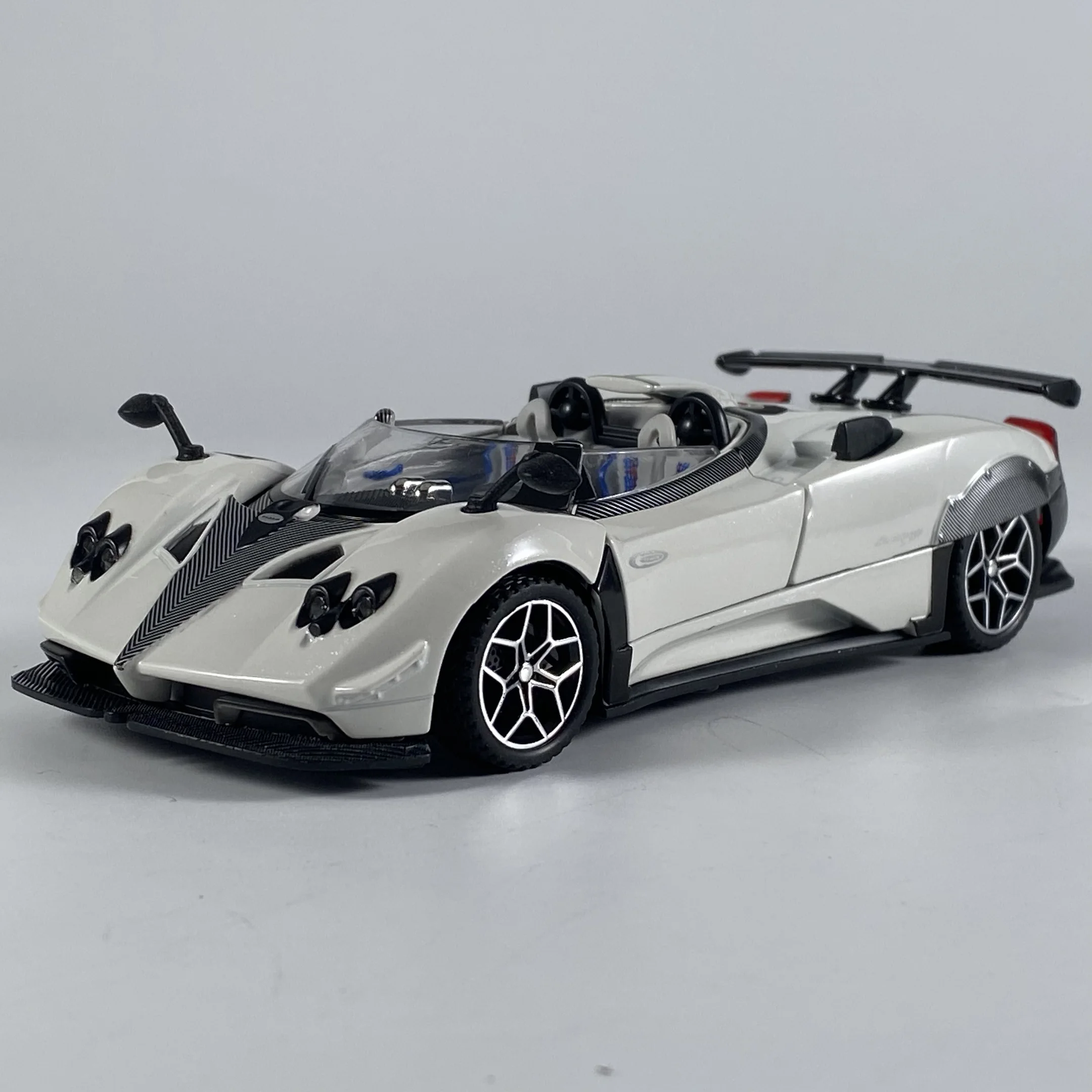 Pagani Zonda HP 2017 1:32 Diecast Replica 7 Pagani Zonda HP 2017 1:32 Diecast Replica - Image 7