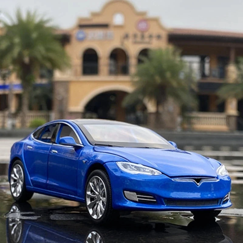 1:32 Diecast Luxury Car Model for Collectors 4 1:32 Diecast Luxury Car Model for Collectors - Image 4