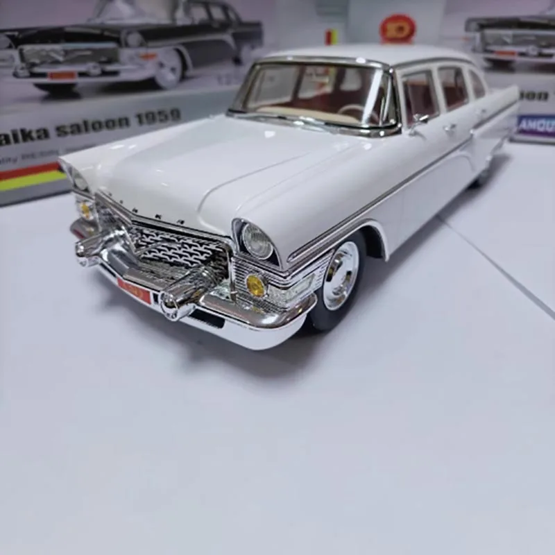 1/18 Soviet GAZ13 Chaika Vintage Model 1 1/18 Soviet GAZ13 Chaika Vintage Model