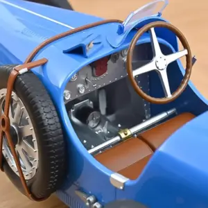 1925 Bugatti T35 Convertible Model in 1:12 Scale 7 S9ddead10c4144256996302b5a99796d1h
