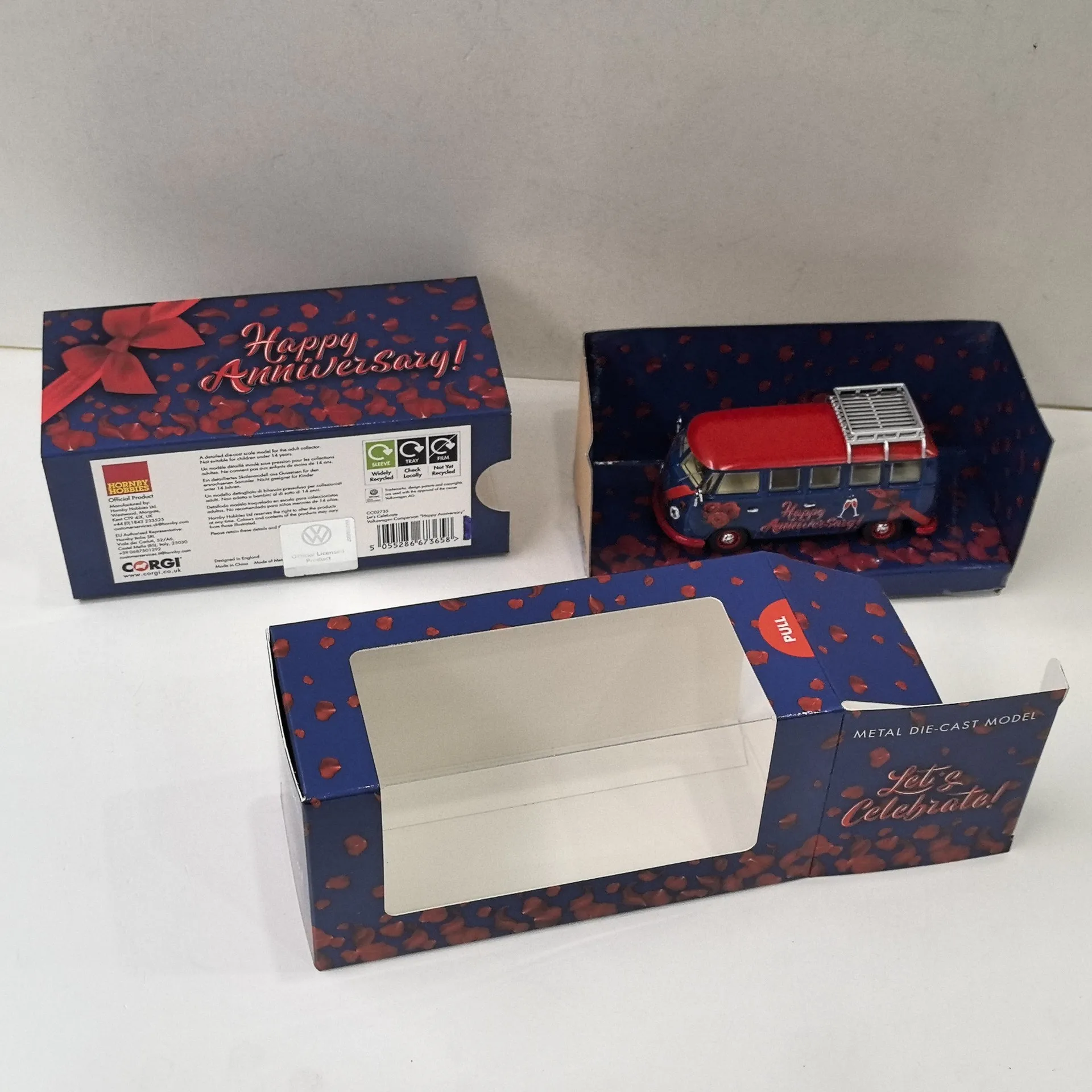 Vintage T1 Bus Model 1:43 Scale Collectible 6 Vintage T1 Bus Model 1:43 Scale Collectible - Image 6