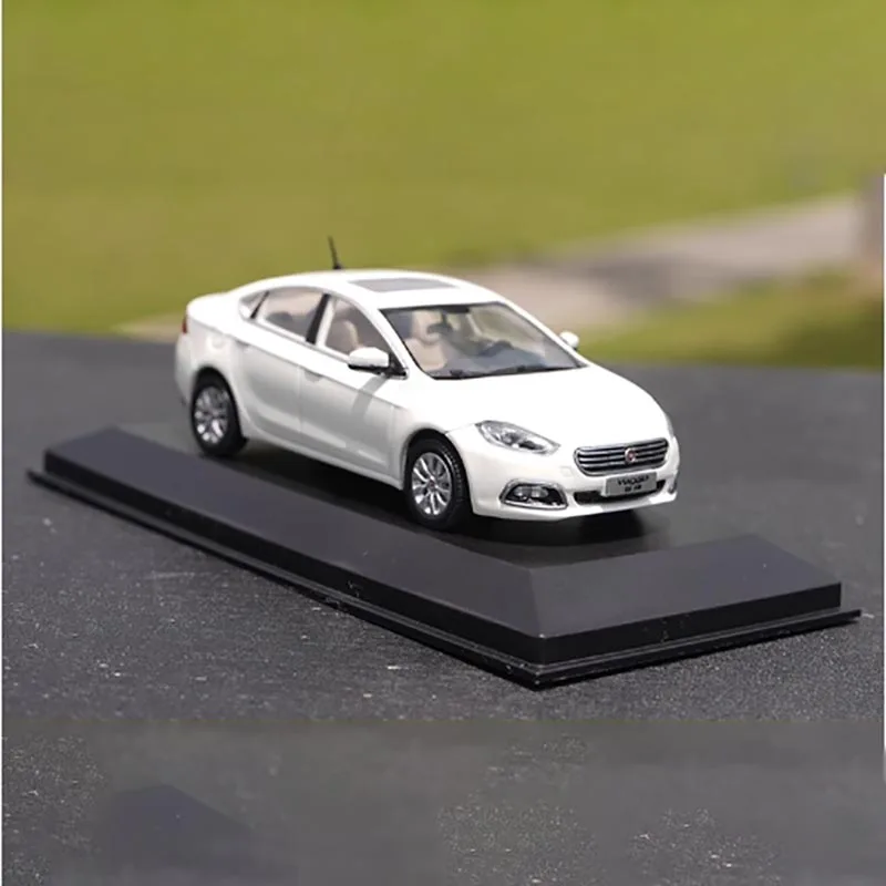Fiat Viaggio Diecast Alloy Model - 1:43 Scale 3 Fiat Viaggio Diecast Alloy Model - 1:43 Scale - Image 3