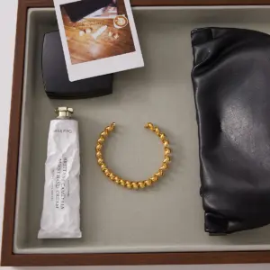 S9e1c83be37c2434c8b0e22063a9c59861