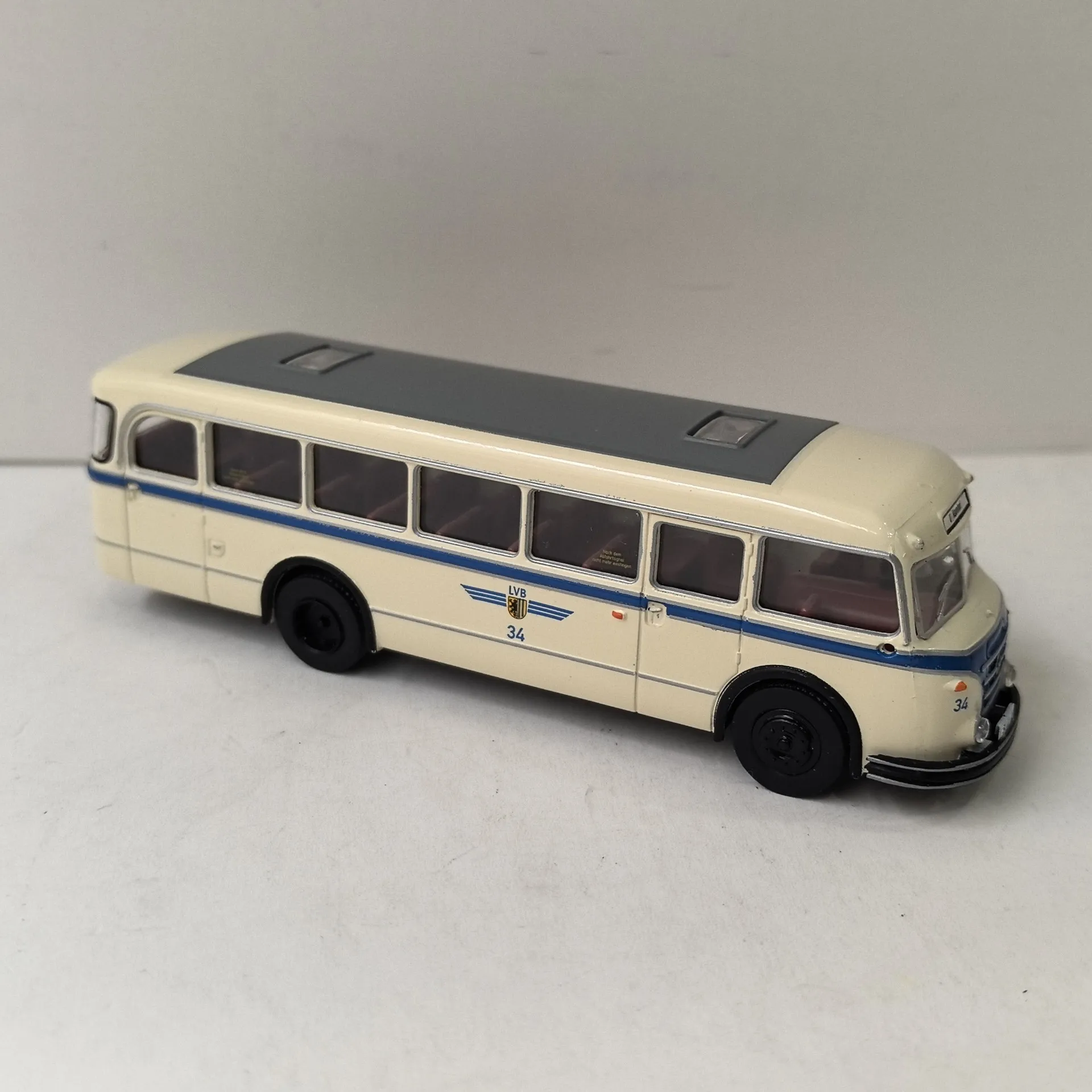 Vintage IFA Bus Model 1:87 Scale Collectible 4 Vintage IFA Bus Model 1:87 Scale Collectible - Image 4