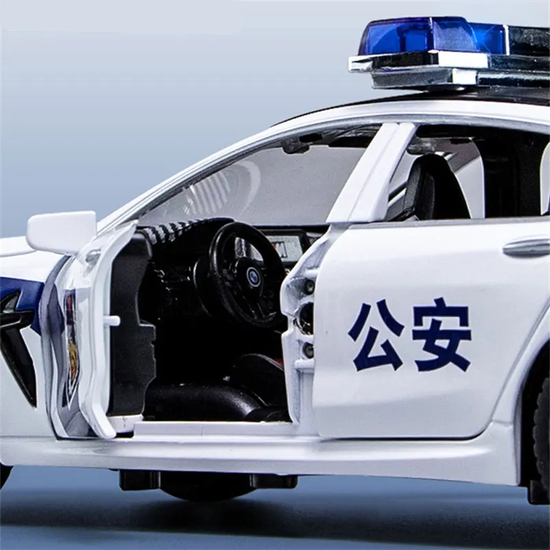 1:24 Scale Diecast Police Car Model 5 1:24 Scale Diecast Police Car Model - Image 5