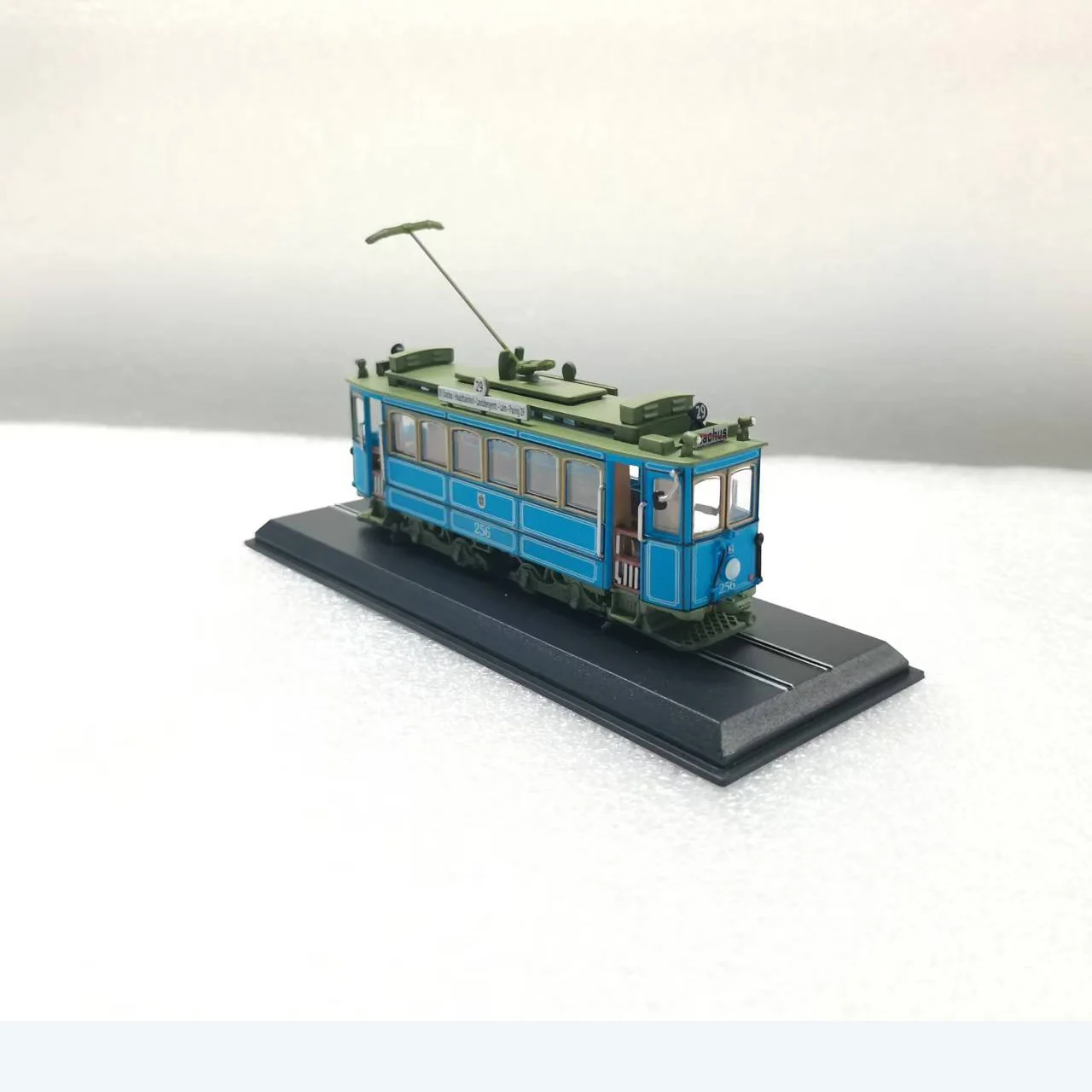 European Luxury Tram Model 1:87 Scale 5 European Luxury Tram Model 1:87 Scale - Image 5