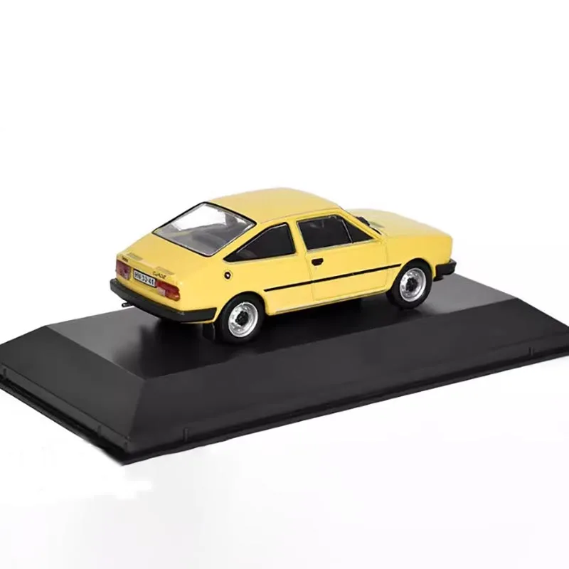 Vibrant Yellow 1/43 Scale Škoda Garde Model 2 Vibrant Yellow 1/43 Scale Škoda Garde Model - Image 2
