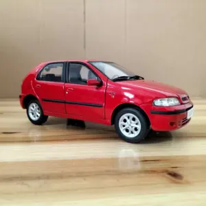 Red 1:18 Fiat Palio Die-Cast Model