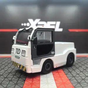 Realistic Airport Luggage Tractor Model 1/50