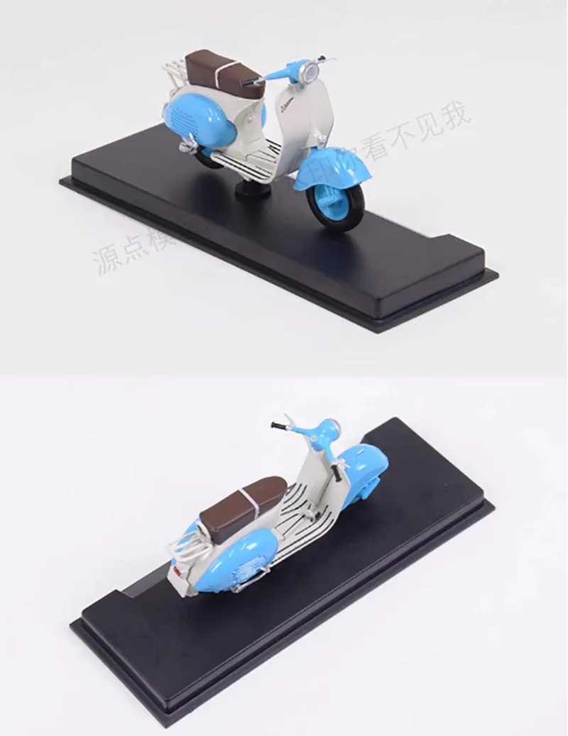 Bright Blue 1:24 Scale Miniature Scooter 6 Bright Blue 1:24 Scale Miniature Scooter - Image 6