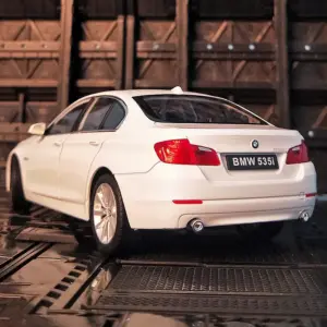 BMW 535i Scale Diecast Model - 1:24 Replica 10 Sa0cdbb272d504710b35ffe22c15369f5E
