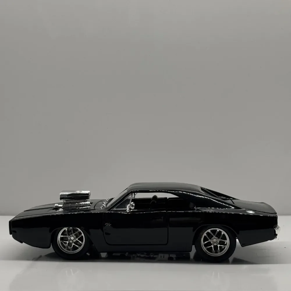 1:24 Dodge Charger RT 1970 Diecast Model 5 1:24 Dodge Charger RT 1970 Diecast Model - Image 5