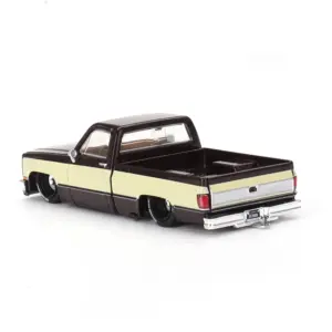 Chevrolet Silverado 1:64 Scale Die-Cast Model 6 Sa16a998b5bff43329e3031a29d4a9b20y