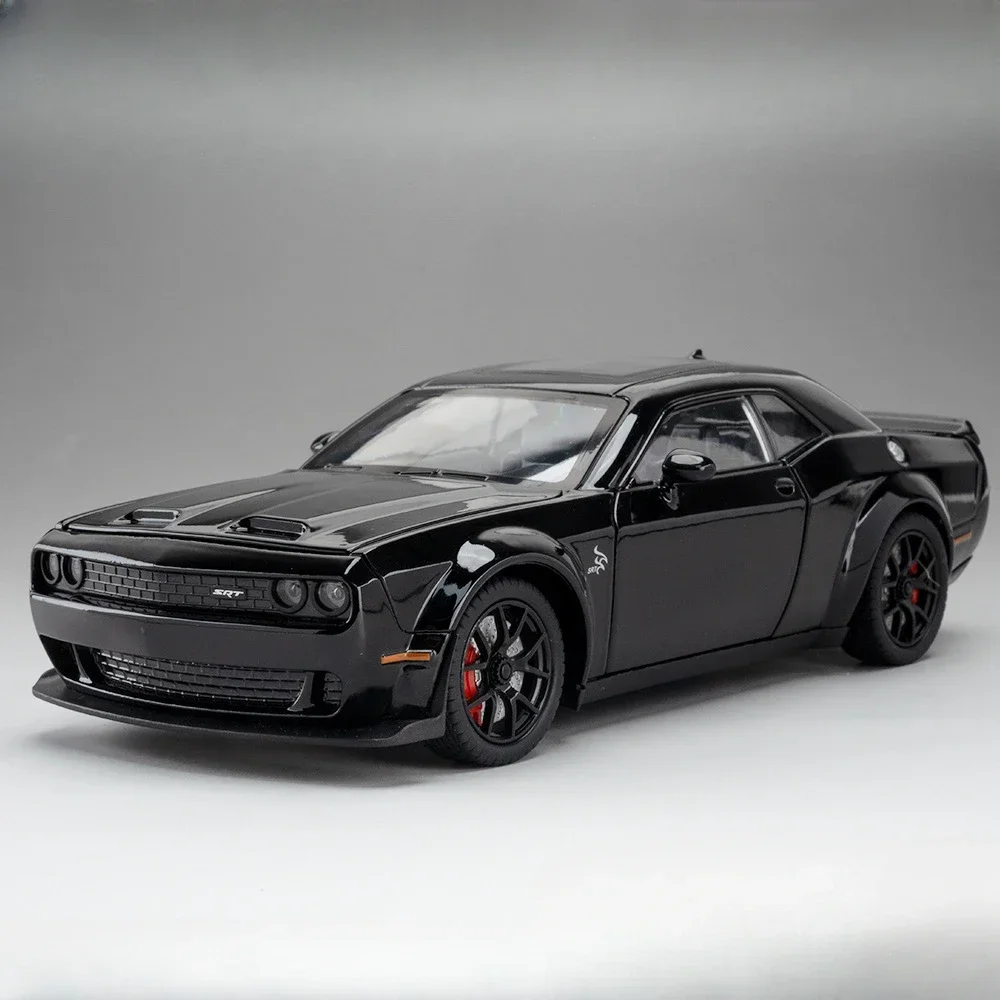 1/24 Scale Dodge Challenger SRT Hellcat Model 8 1/24 Scale Dodge Challenger SRT Hellcat Model - Image 8