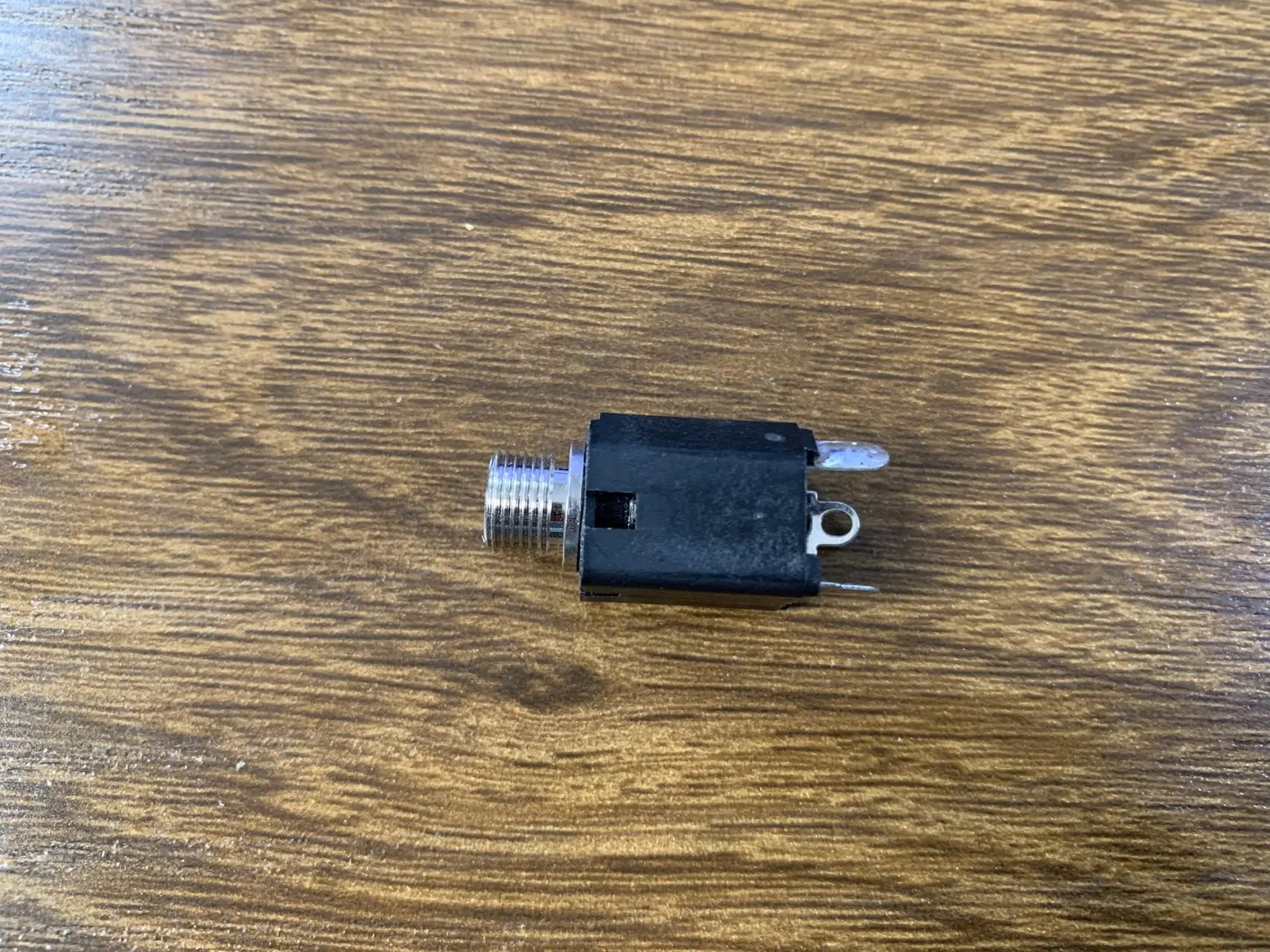 Guitar Output Jack Socket with Metal Finish 3 Guitar Output Jack Socket with Metal Finish - Image 3