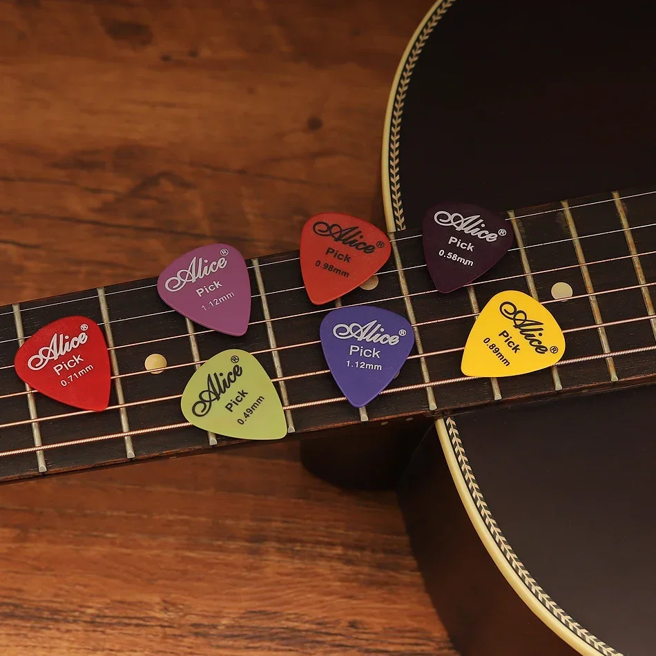 Vibrant Heart-Shaped Guitar Picks Set (30/40/50) 3 Vibrant Heart-Shaped Guitar Picks Set (30/40/50) - Image 3