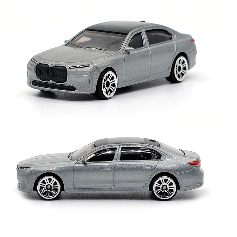 BMW i7 1/64 Diecast Model Car in Blue or Gray 4 BMW i7 1/64 Diecast Model Car in Blue or Gray - Image 4