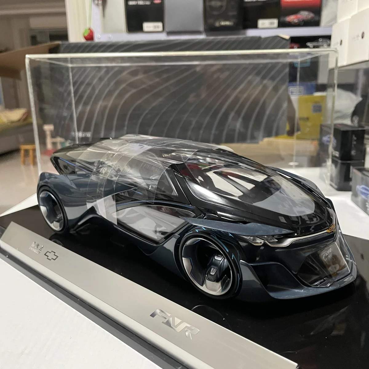 Futuristic Chevrolet FNR 1:18 Diecast Model 5 Futuristic Chevrolet FNR 1:18 Diecast Model - Image 5