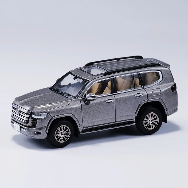 Land Cruiser LC300 Diecast Model 1:64 9 Land Cruiser LC300 Diecast Model 1:64 - Image 9