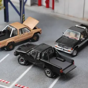 1:64 Toyota Hilux SR5 Diecast Model 9 Sa33284a12ec649bf9d8cf79a9360c873Z