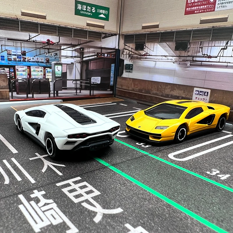 Miniature Lamborghini Countach by TOMY in 7 cm 2 Miniature Lamborghini Countach by TOMY in 7 cm - Image 2