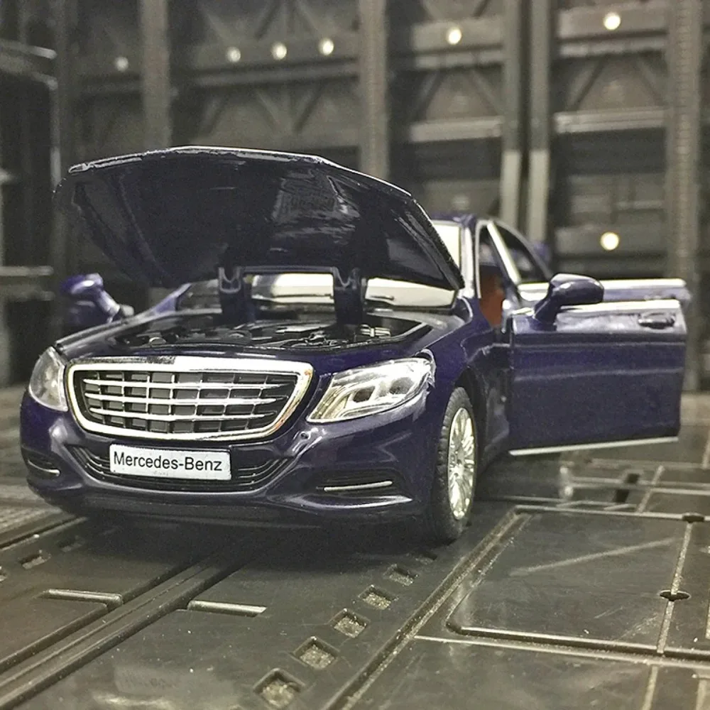 Mercedes-Benz Maybach S600 1:32 Diecast Model 4 Mercedes-Benz Maybach S600 1:32 Diecast Model - Image 4