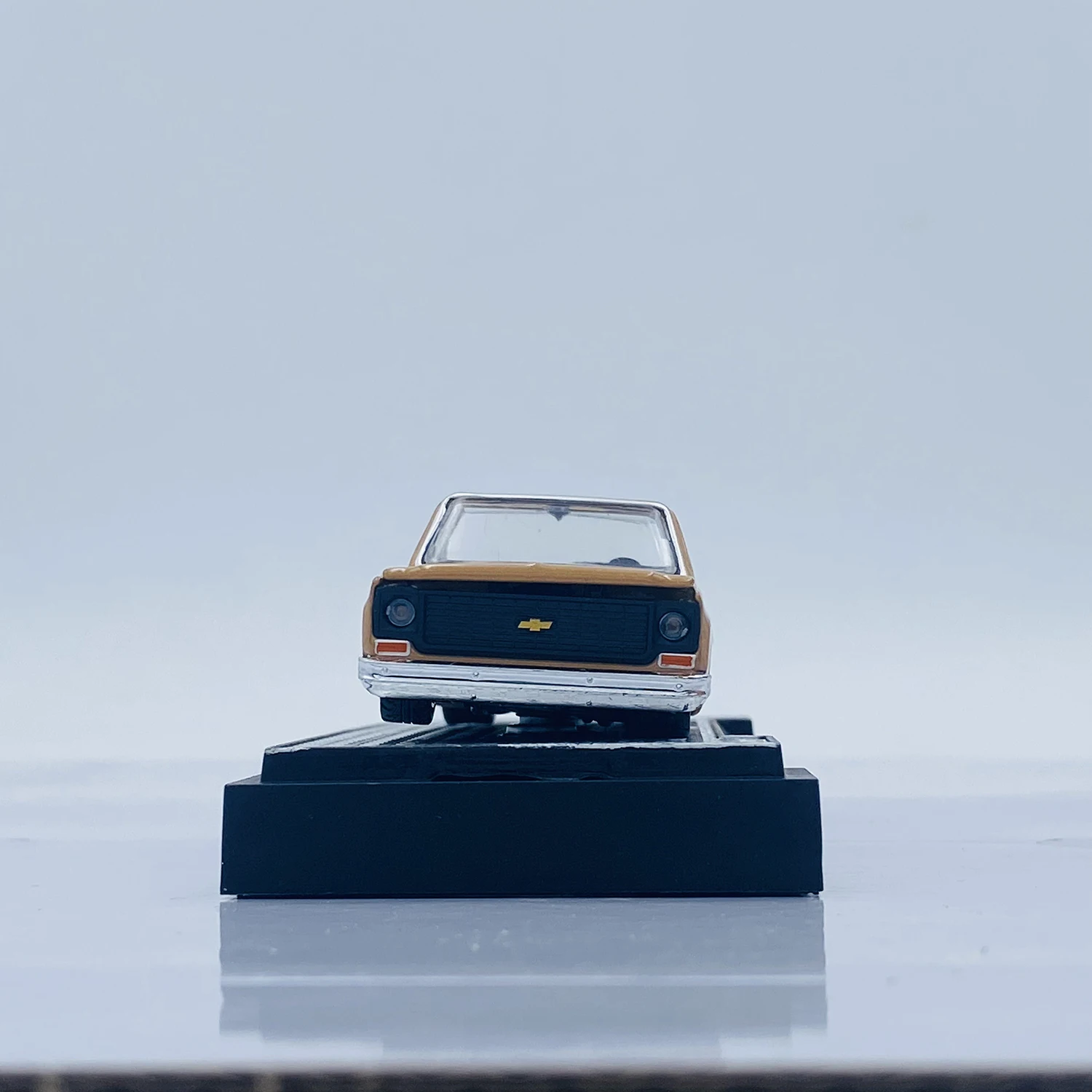 1973 Chevrolet Cheyenne Super Diecast 1:64 Scale 3 1973 Chevrolet Cheyenne Super Diecast 1:64 Scale - Image 3