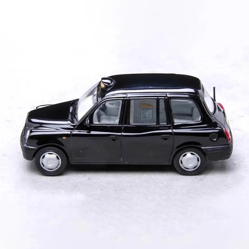 London Taxi TX1 1/43 Scale Model Display 3 London Taxi TX1 1/43 Scale Model Display - Image 3