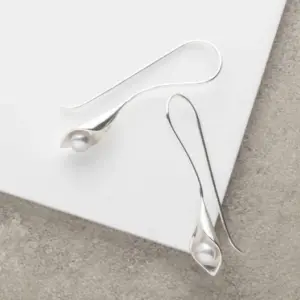 Silver and Gold Drop Earrings with Imitation Pearls 3 Sa528d9d102c0409289241f7b2effcde1J