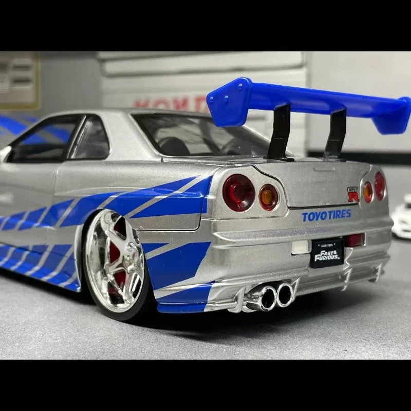 Nissan Skyline GT-R R34 Diecast Model 1:24 Scale 4 Nissan Skyline GT-R R34 Diecast Model 1:24 Scale - Image 4