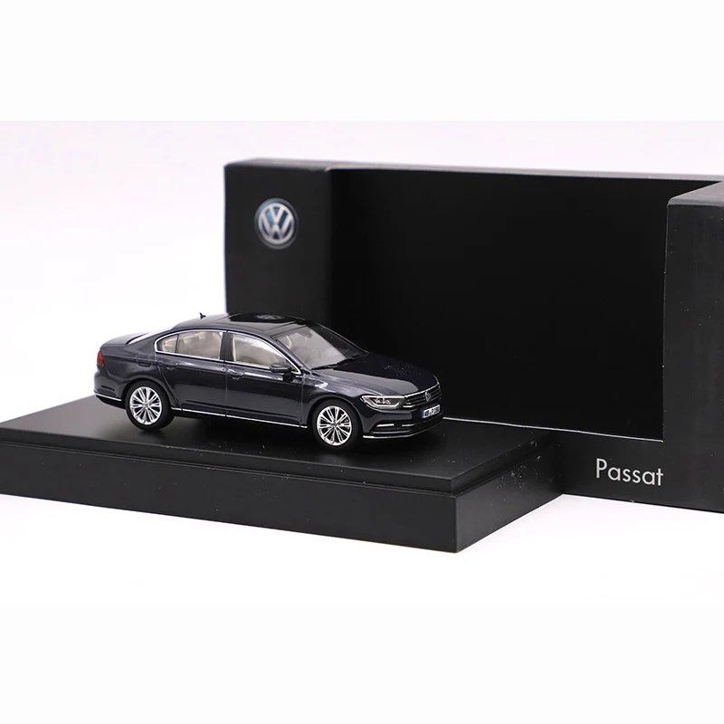 Volkswagen Passat B8 1:43 Scale Model Car 4 Volkswagen Passat B8 1:43 Scale Model Car - Image 4