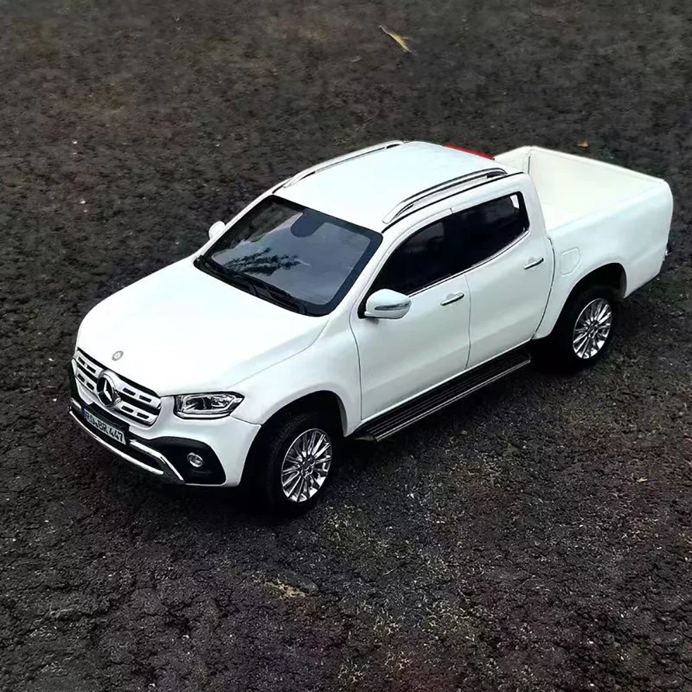 Black Benz X-Klass Collector Model 5 Black Benz X-Klass Collector Model - Image 5