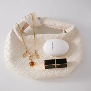 Vintage Gold Stainless Steel Necklace with Red Agate 11 Sa5b5b04d11d34a52b3d017035bdc24dbz