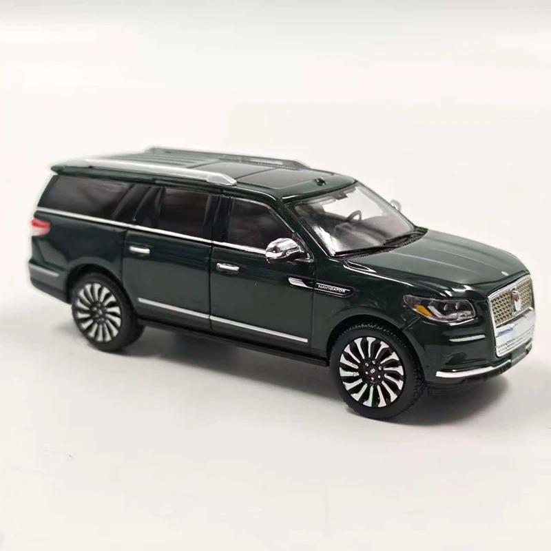 Shadow Diecast Lincoln Navigator Model in 1:64 6 Shadow Diecast Lincoln Navigator Model in 1:64 - Image 6
