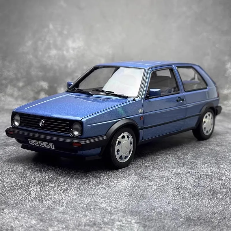 1:18 Scale Vintage Volkswagen Golf Model 3 1:18 Scale Vintage Volkswagen Golf Model - Image 3