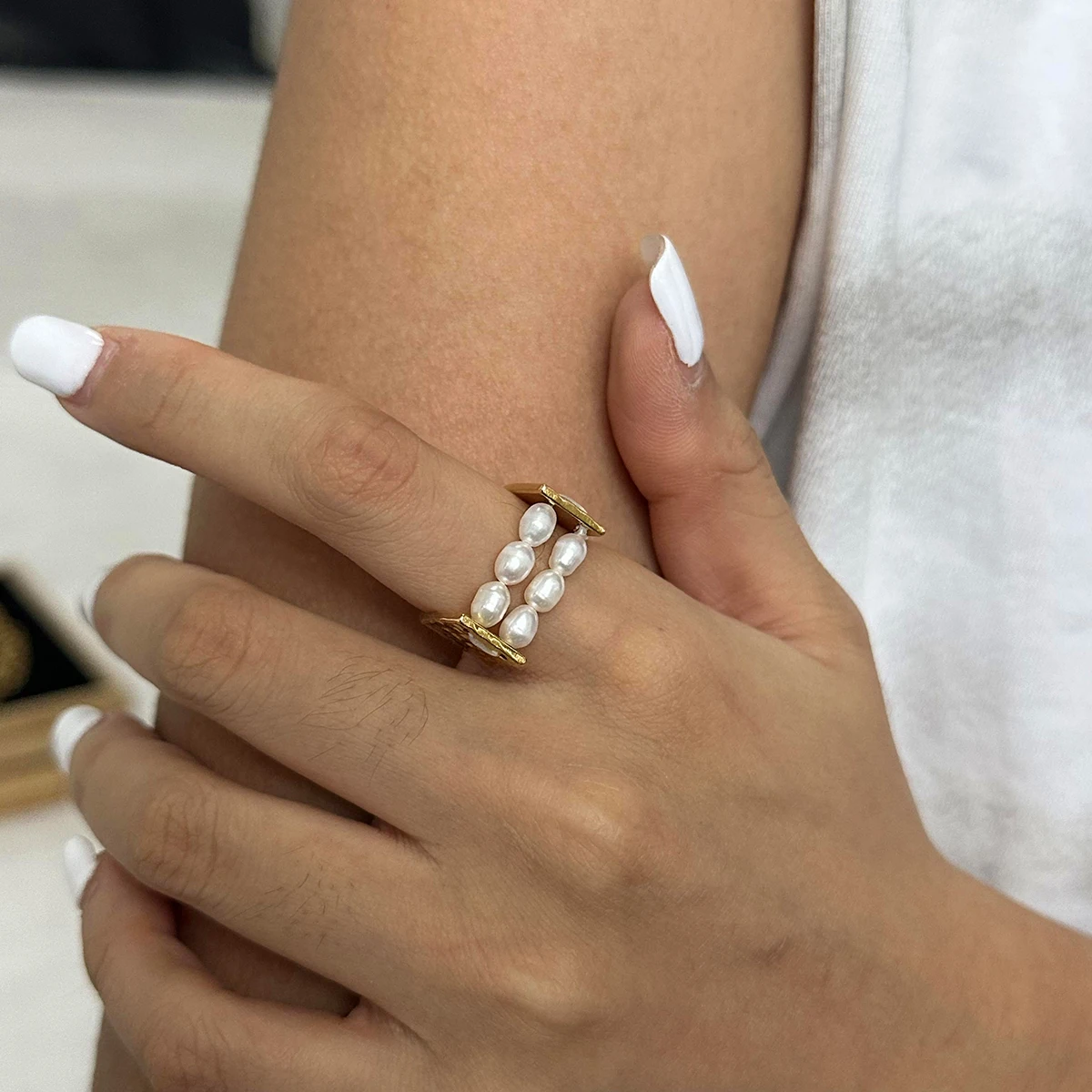 Elegant Gold Stainless Steel Ring for Men & Women 3 Elegant Gold Stainless Steel Ring for Men & Women - Image 3