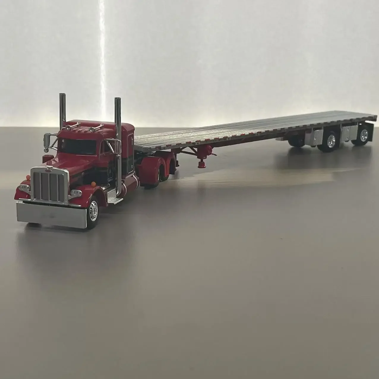 Authentic Peterbilt 389 Model 1/64 Scale 4 Authentic Peterbilt 389 Model 1/64 Scale - Image 4