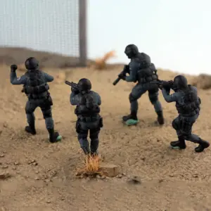 1:72 Resin SWAT Tactical Scene Model 9 Sa7b4cf0274f044538e275fd225aa3f41v
